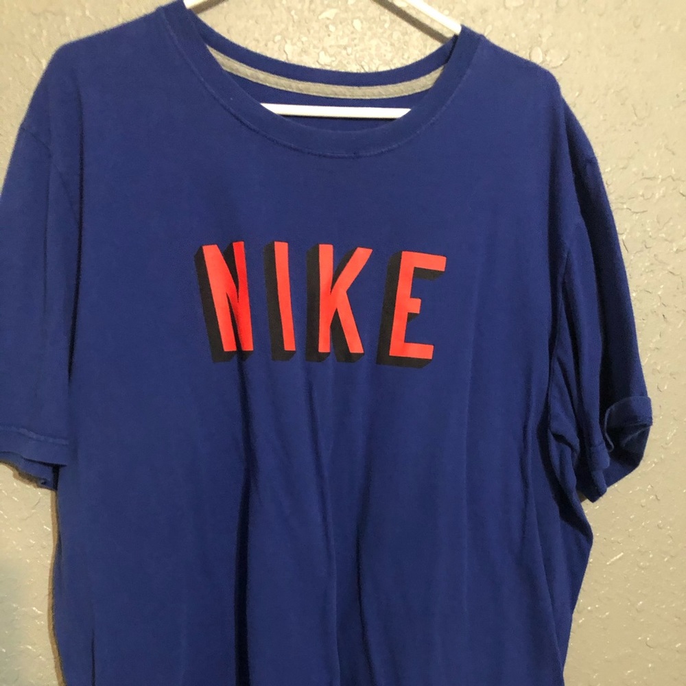 Nike 2XL Tee